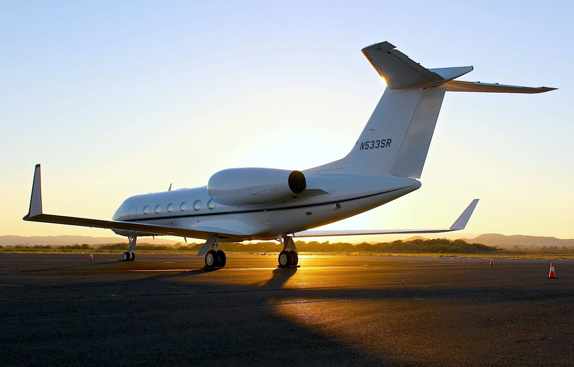 PennJet Aircraft Management, airport runway lights